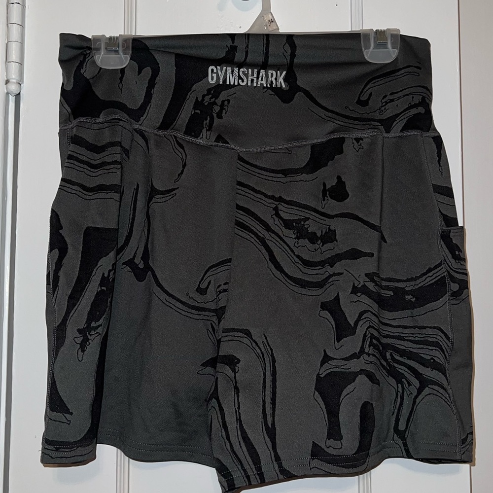 Gymshark black and gray shorts with pockets size large
